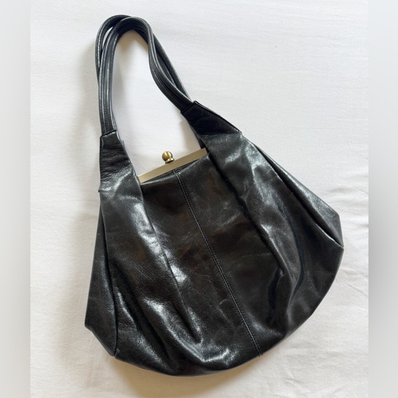 HOBO International Black Vintage leather Kisslock Wristlet Handbag - Picture 1 of 7